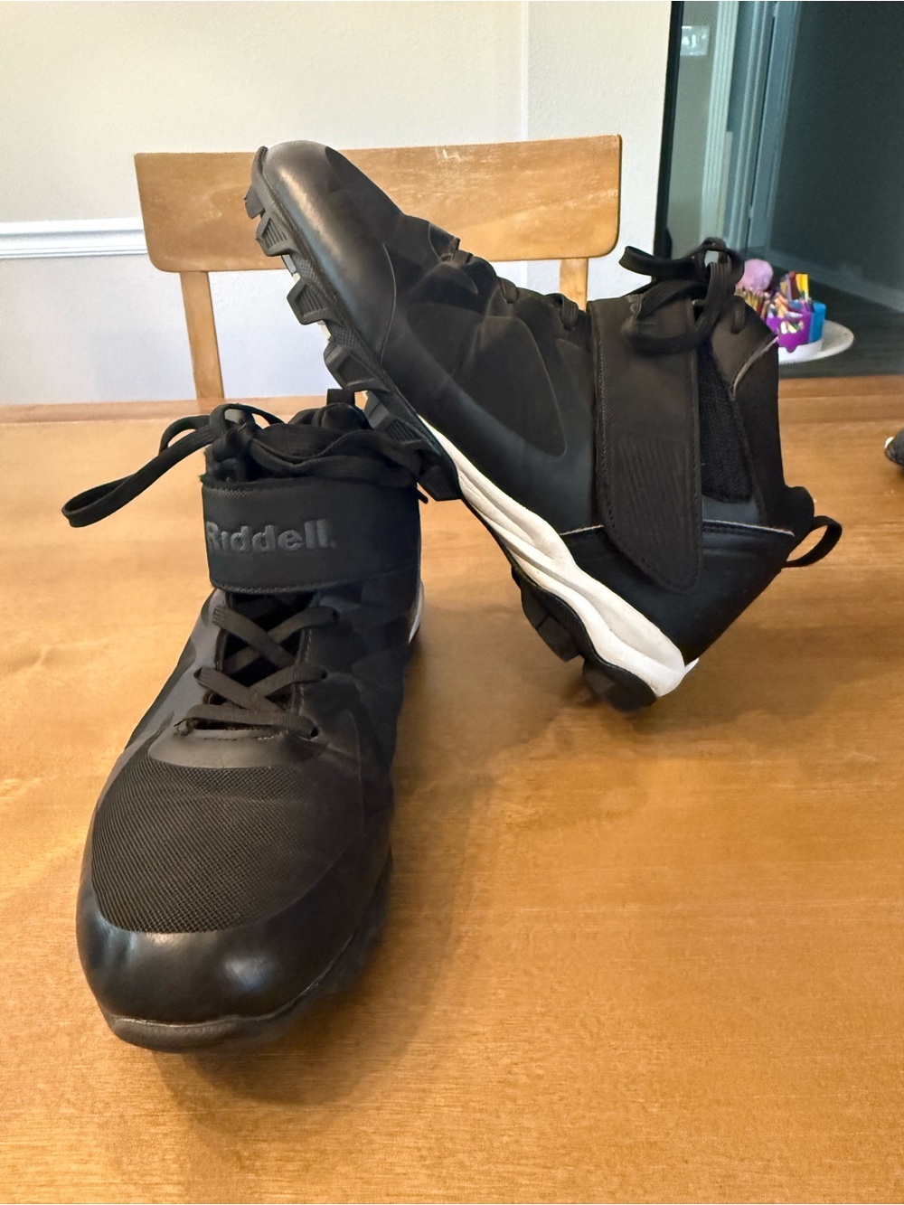 Kid’s Black Athletic Cleats